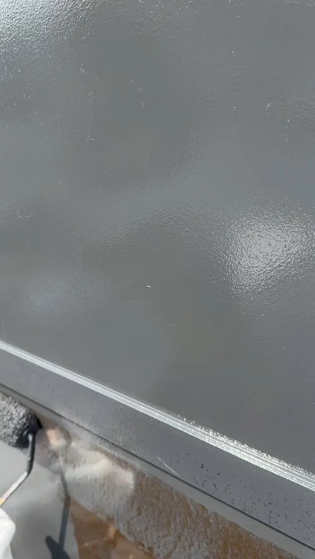 お客様からのご希望でアルミサッシの塗装をいたしました。
