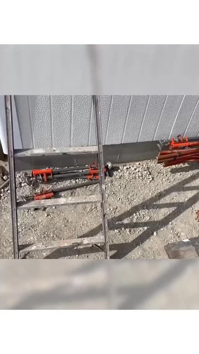 本日は屋根塗装現場のご紹介です！